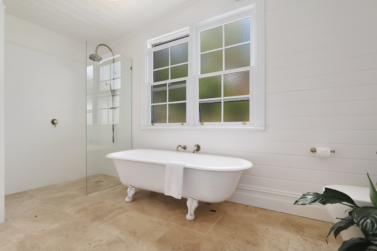 Buckland Gap bathroom, Beechworth